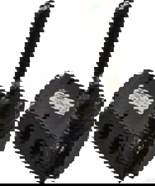 Mechanically Operated Valve: 3-Way & 2-Position, Lever-Spring Return Actuator, 1/4