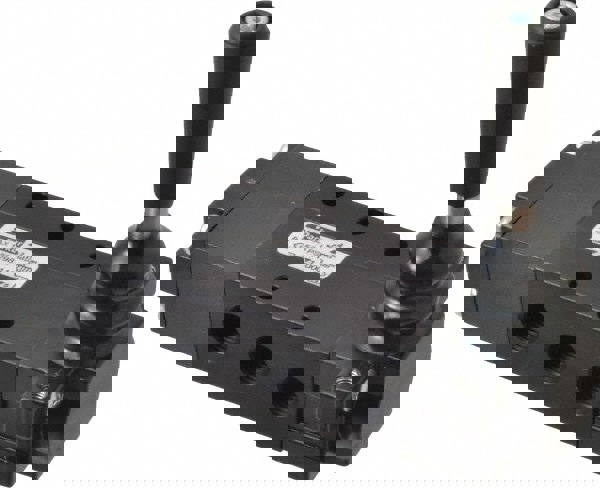 Mechanically Operated Valve: 4-Way & 3-Position EC, Lever-Spring Return Actuator, 1/4