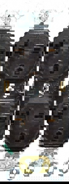 Straight Blade Duplex Receptacle: NEMA 6-20R, 20 Amps, Self-Grounding