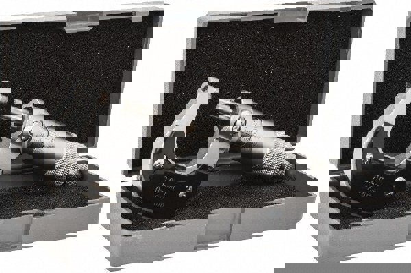 Mechanical Outside Micrometer: 0.01