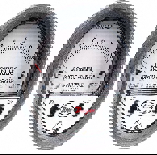 25 Max psi, Differential Pressure Transmitter with Indication