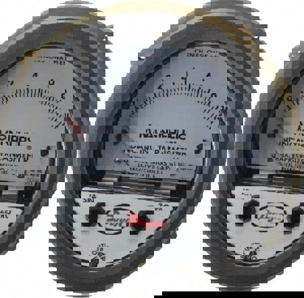 25 Max psi, Differential Pressure Transmitter with Indication