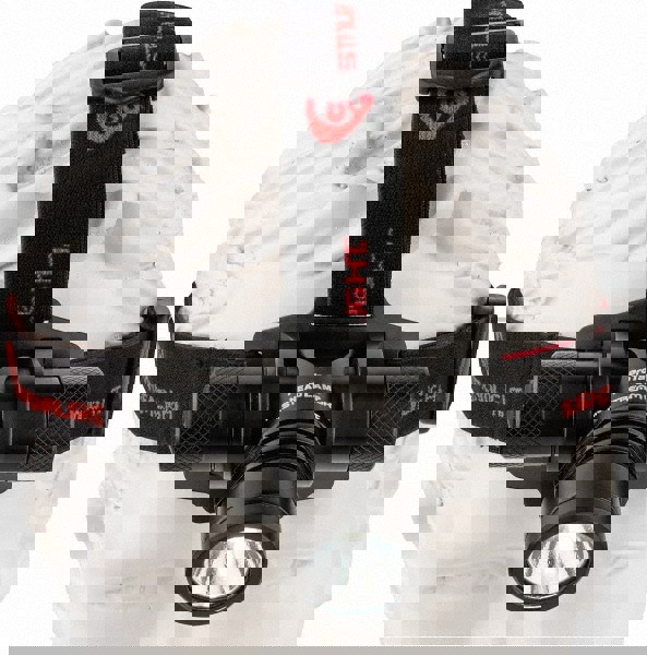 Free Standing Flashlight: C4 LED & LED, 3 Operating Modes