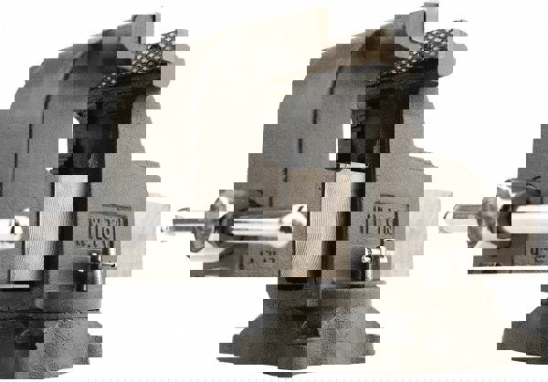 Bench & Pipe Combination Vise: 5