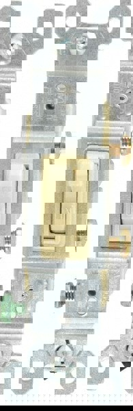 1 Pole, 120 VAC, 15 Amp, Specification Grade Toggle Wall Switch