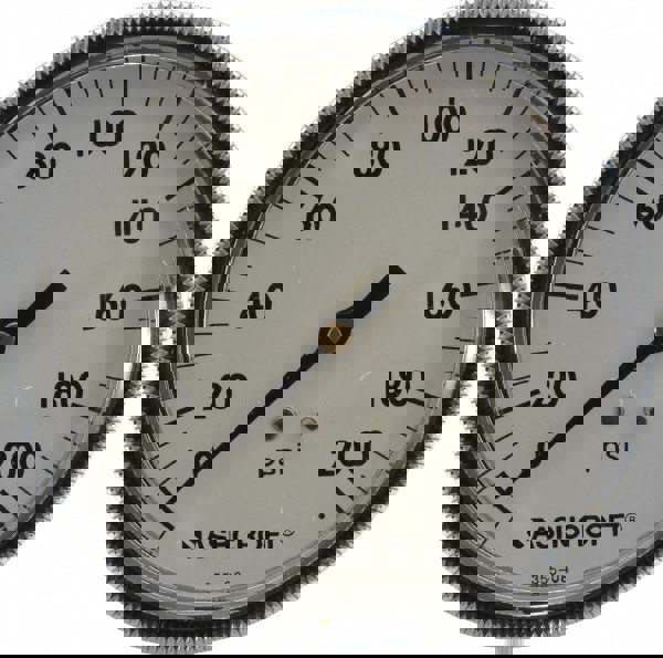 Pressure Gauge: 3-1/2