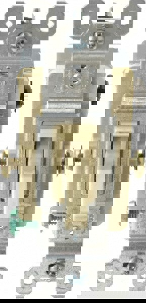 3 Pole, 120 VAC, 15 Amp, Specification Grade Toggle Three Way Switch