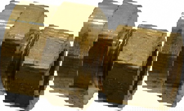 Compression Tube Connector: 3/8-18