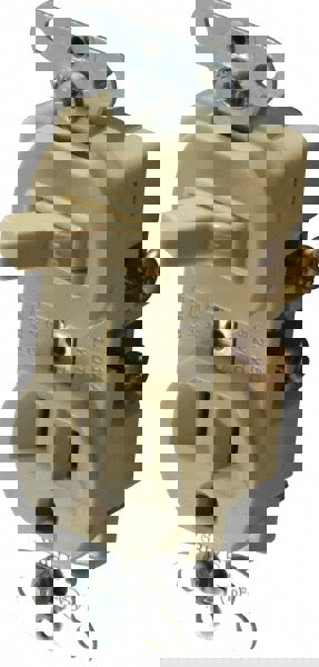 1 Pole, 120/125 Volt, 15 Amp, 1 Outlet, Flush Mounted, Self Grounding, Tamper Resistant Combination Outlet and Switch