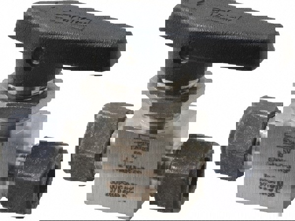 2-Way Manual Ball Valve: 3/8