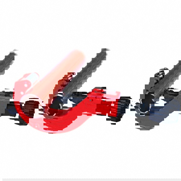 Hand Pipe Cutter: 1/4 to 2-5/8