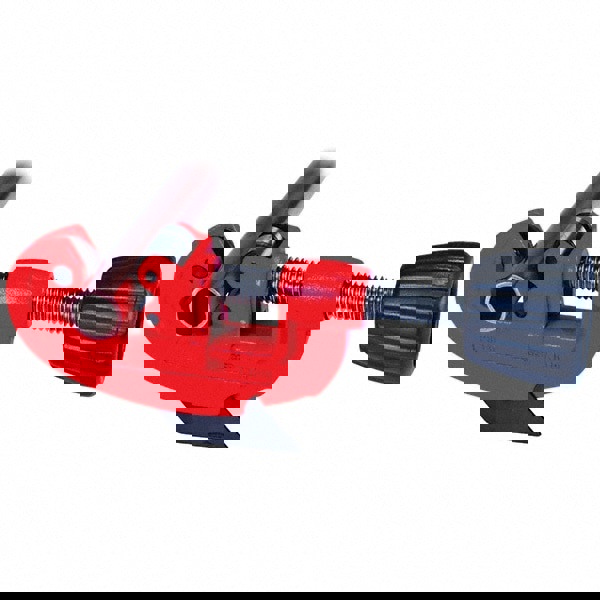 Hand Pipe Cutter: 1/2 to 2