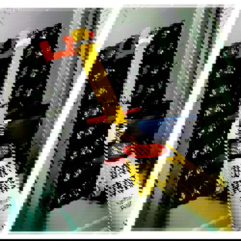 Circuit Breaker Lockout: 4 Padlocks Max