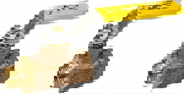 Standard Manual Ball Valve: 3/8