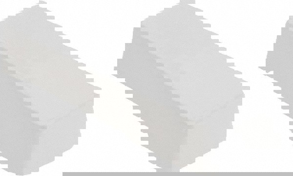 White Rouge: White, Color