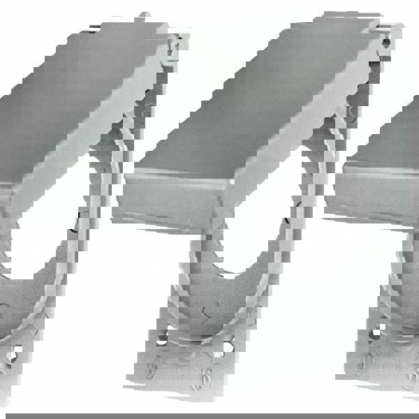 Weatherproof Box Covers; Electrical Box Shape: Rectangle; Number Of Outlets: 1; Resistance Features: Weather-Resistant; Housing Material: Aluminum; Finish: Aluminum Lacquer; Overall Length: 4.6000 in; Recommended Environment: Outdoor; Housing Color: Silve