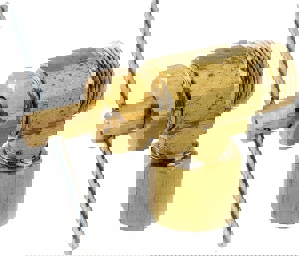 Needle Valve: Angled, 1/4 x 1/8