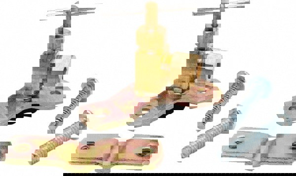 Needle Valve: Angled, 1/4