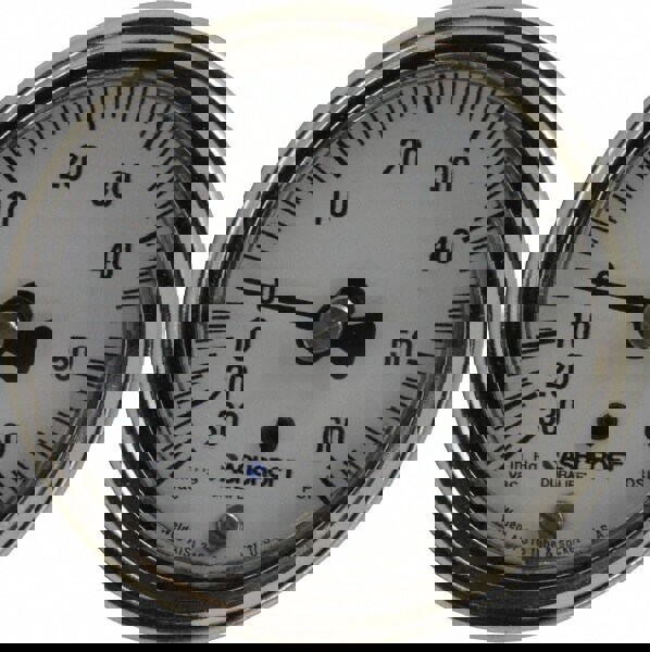 Pressure Gauge: 2-1/2