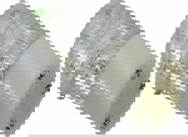 Straight Blade Connector: Hospital, 5-20R, 125VAC, Clear