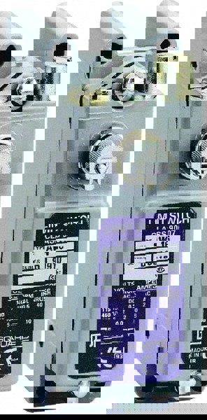 General Purpose Limit Switch: SPDT, NC, Rotary Head, Side