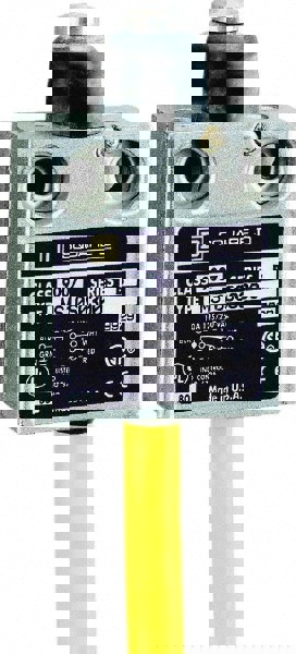 General Purpose Limit Switch: SPDT, NC, Booted Plunger, Top