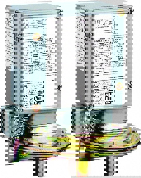 4, 13 and 4X NEMA Rated, SPDT-DB, 0.2 to 10 psig, Electromechanical Pressure and Level Switch