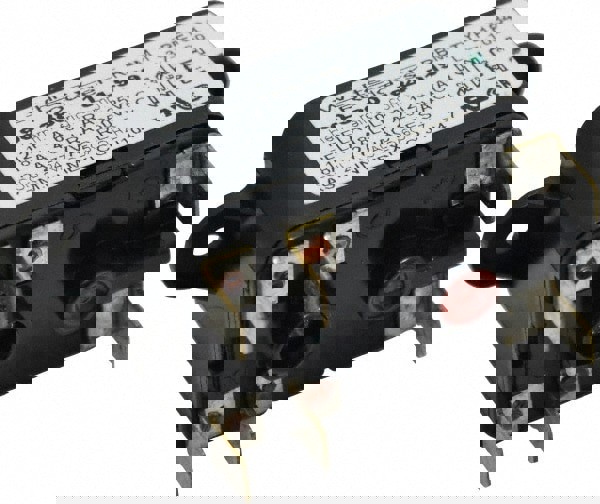 Relays; Type: Relay ; Voltage: 24V ; Temperature Range: -40 F to 150 F ; UNSPSC Code: 39121500