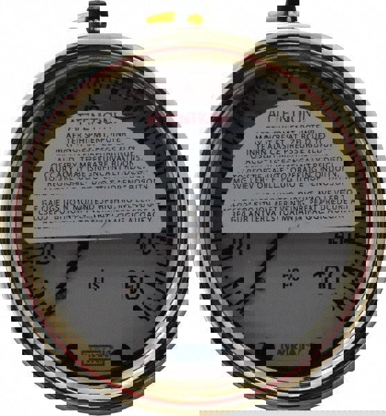 Pressure Gauge: 2-1/2