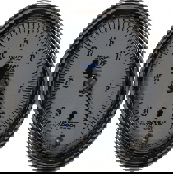 Pressure Gauge: 2-1/2