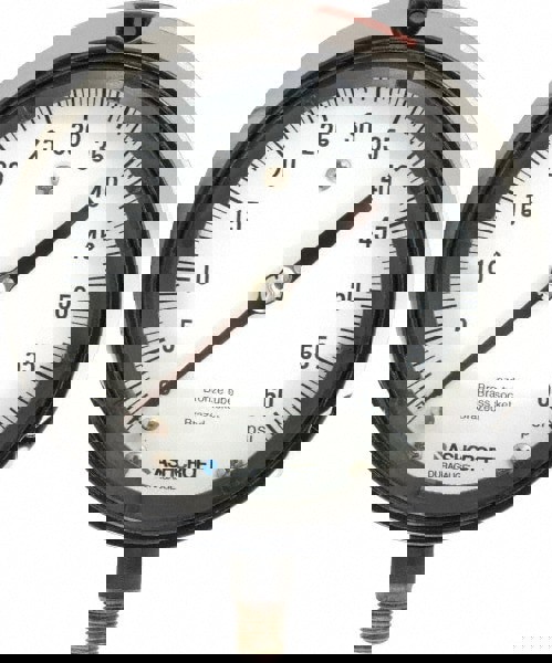 Pressure Gauge: 4-1/2