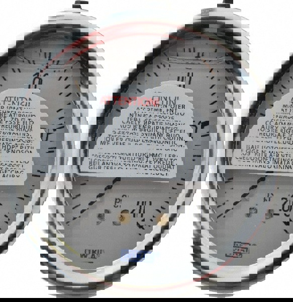 Pressure Gauge: 2-1/2