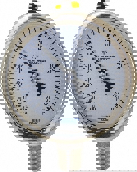 Pressure Gauge: 2-1/2