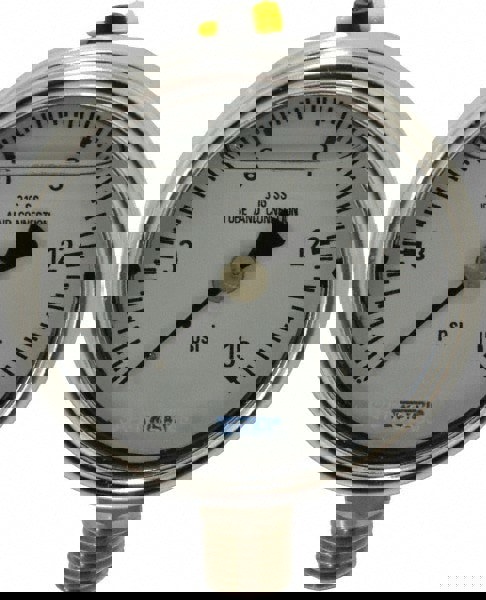 Pressure Gauge: 2-1/2