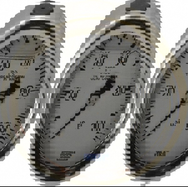 Pressure Gauge: 2-1/2