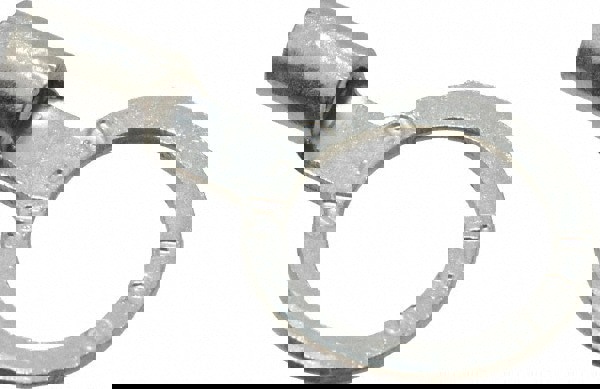 D Shaped Ring Terminal: Non-Insulated, 18 to 14 AWG, Crimp Connection