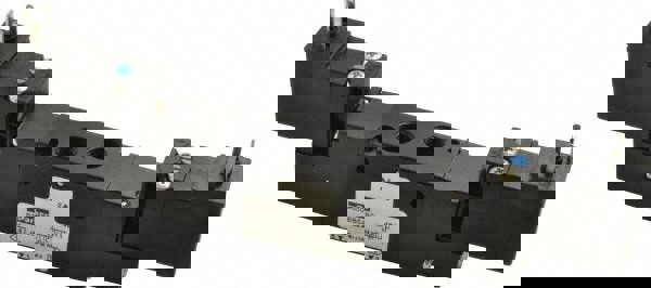 Stacking Solenoid Valve: Double Solenoid