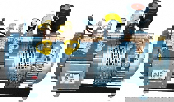 Supplied Air (SAR) Compressors; Includes Filtration Panel & Hose: No ; Maximum Number of Connections: 4-Man ; Cubic Feet per Minute (CFM): 16.00