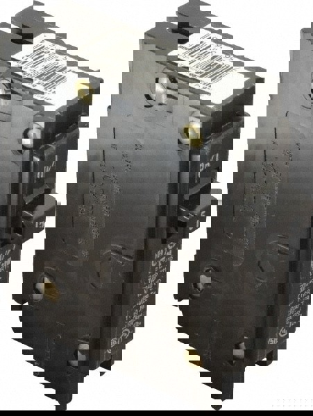 15 Amp, 120/240 VAC, 1 Pole, Plug In Type BR Circuit Breaker