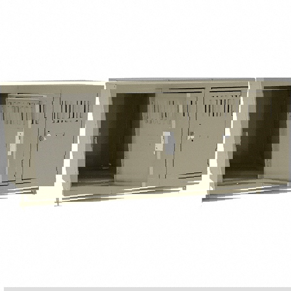 3-Wide Locker: 17
