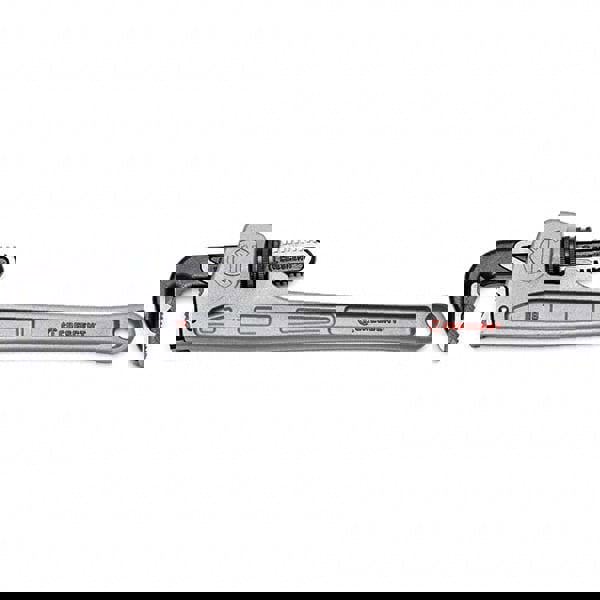 Straight Pipe Wrench: 18