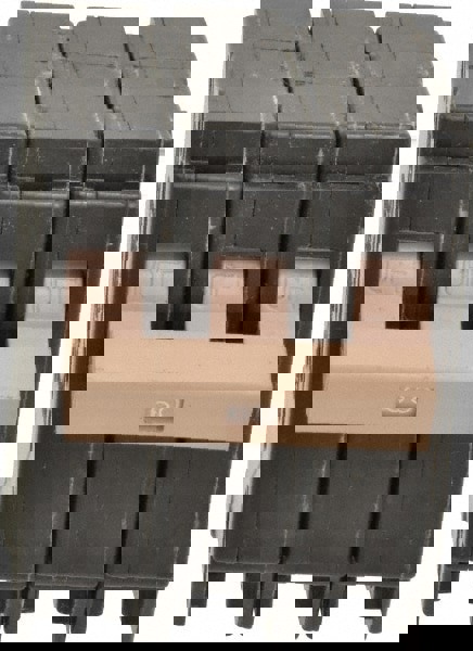 60 Amp, 120/240 VAC, 3 Pole, Plug In Typ