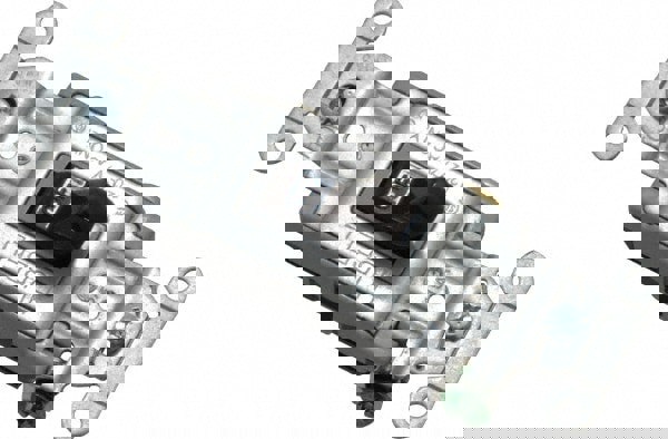 1 Pole, 120 to 277 VAC, 15 Amp, Commercial Grade Toggle Wall Switch