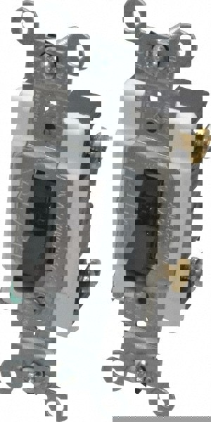 1 Pole, 120 to 277 VAC, 20 Amp, Commercial Grade Toggle Wall Switch