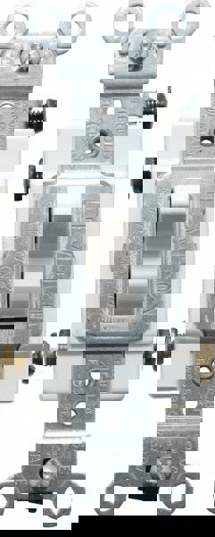 3 Pole, 120 to 277 VAC, 15 Amp, Commercial Grade Toggle Three Way Switch