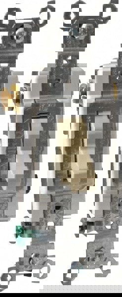 3 Pole, 120 to 277 VAC, 15 Amp, Commercial Grade Toggle Three Way Switch