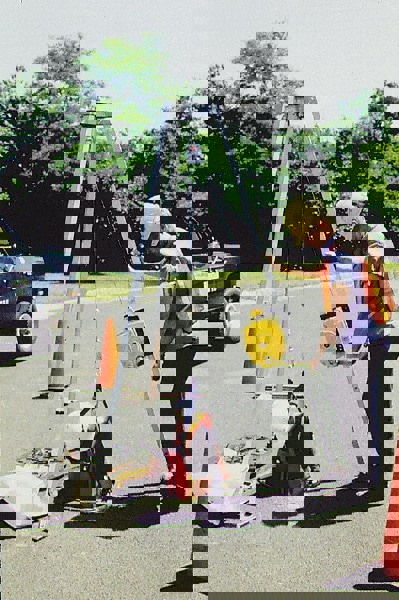 Confined Space Entry & Retrieval Systems; Base Type: Tripod ; Winch Power Type: Manual ; Cable Material: Galvanized Steel ; Maximum Load Capacity: 310.0 ; Maximum Tripod Height: 84