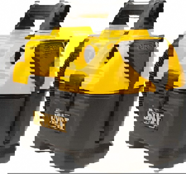 Wet/Dry Vacuum: Battery, 2 gal