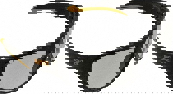 Safety Glass: Scratch-Resistant, Clear Lenses, Full-Framed, UV Protection