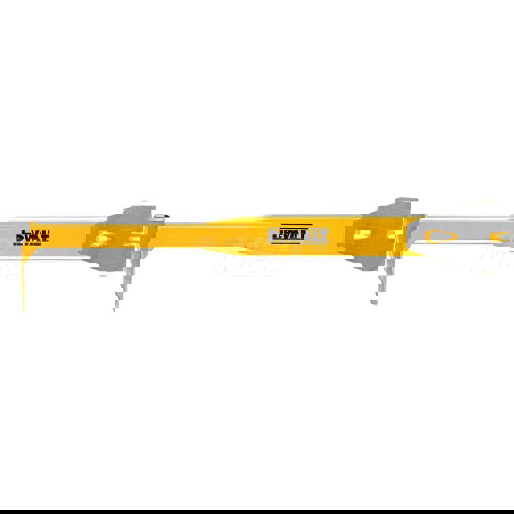 Pry Bars; Overall Length Range: 14 to 20.9 in ; Material: Steel ; Overall Length (Inch): 18 ; Tip Width (Inch): 2-1/2 ; UNSPSC Code: 27112502